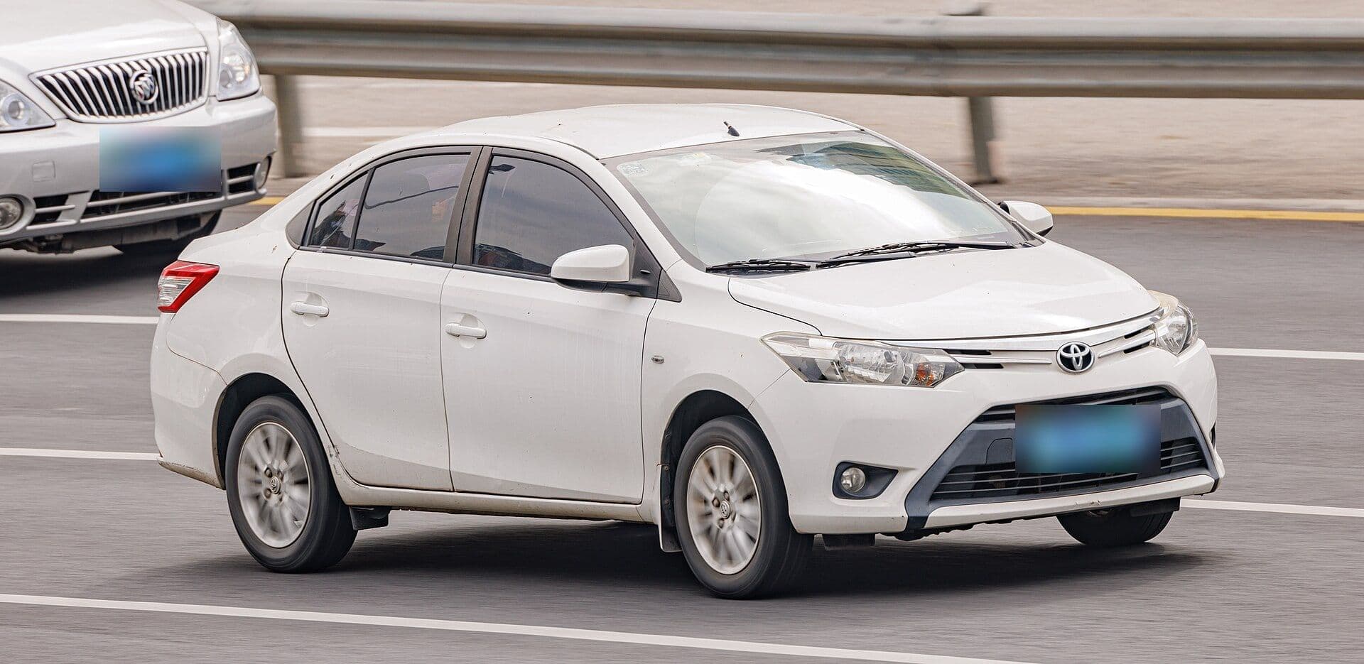 Xe 4 chỗ sedan