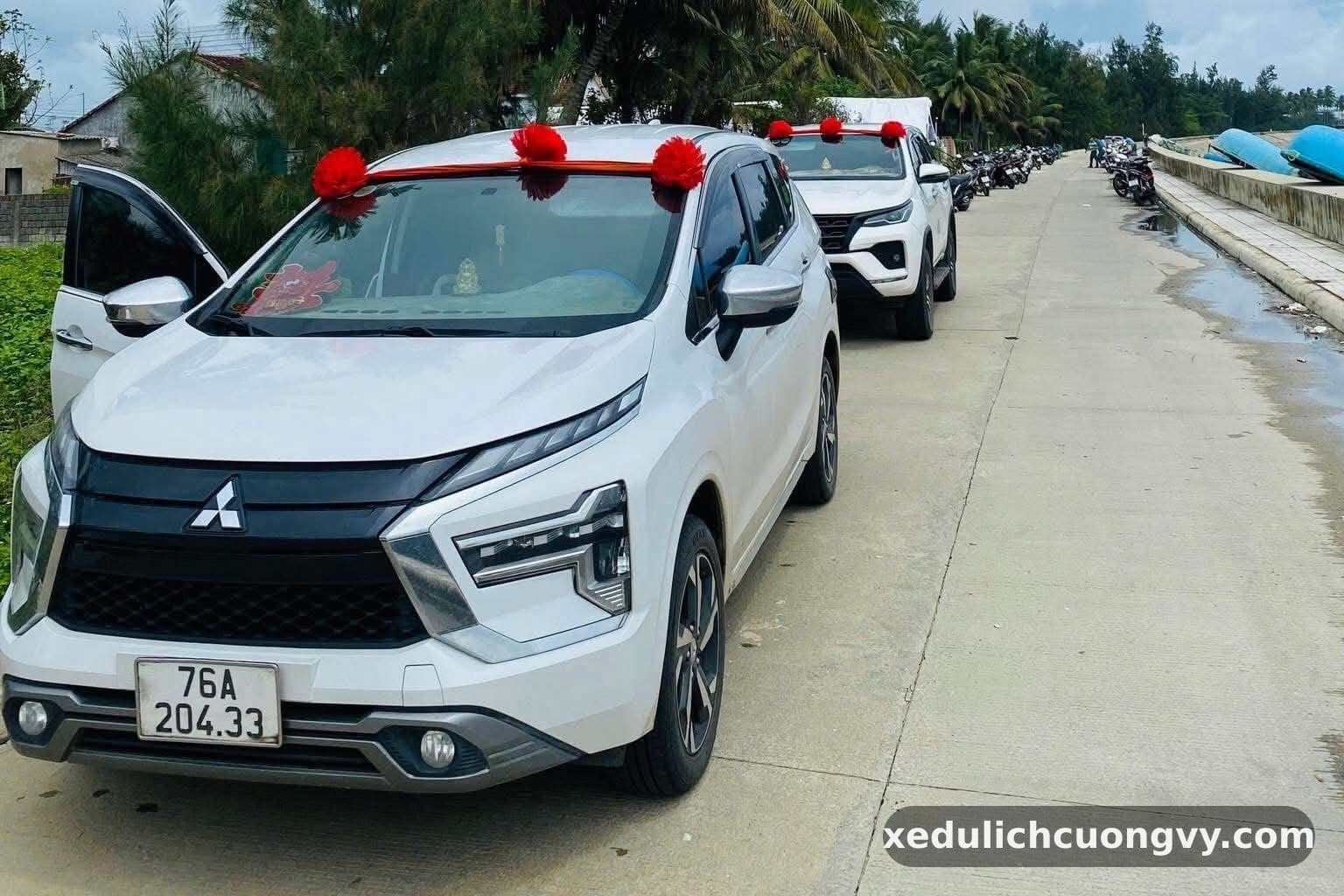 Xe 7 chỗ Mitsubishi Xpander của Cường Vy trên đường ven biển