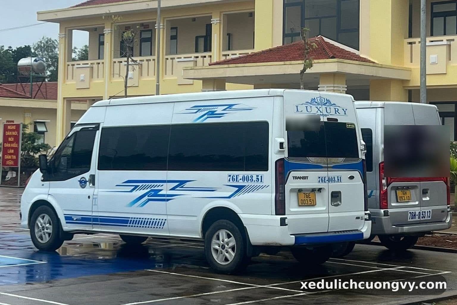 Xe 16 chỗ Ford Transit